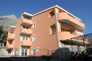 02MA_ArtMA01.jpg