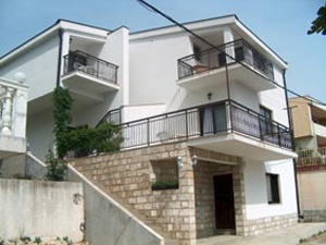06NE_Neum1.jpg