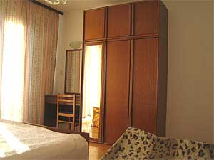 0_118MID_omis8.jpg